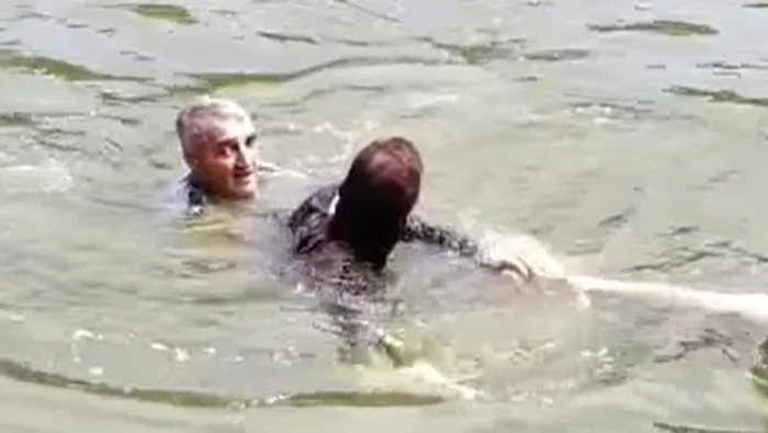 
    Agentul Cristian Neculau va fi premiat cu 1.000 de euro de un dealer auto din Iașifoto: captură/Facebook  