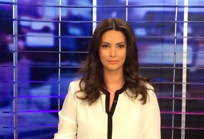 Andreea Berecleanu (40 de ani) va prezenta Observatorul îmbrăcată într-o geacă de pielefoto: Arhiva Personală