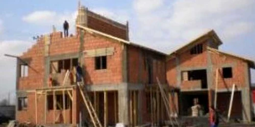  De la începutul anului au fost eliberate 327 de autorizaţii de construire