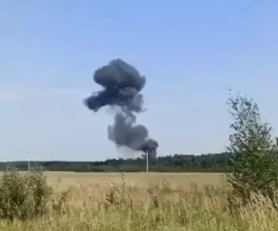 Avionul s-a prăbuşit într-o pădure cu puţin timp înainte de aterizare FOTO Twitter