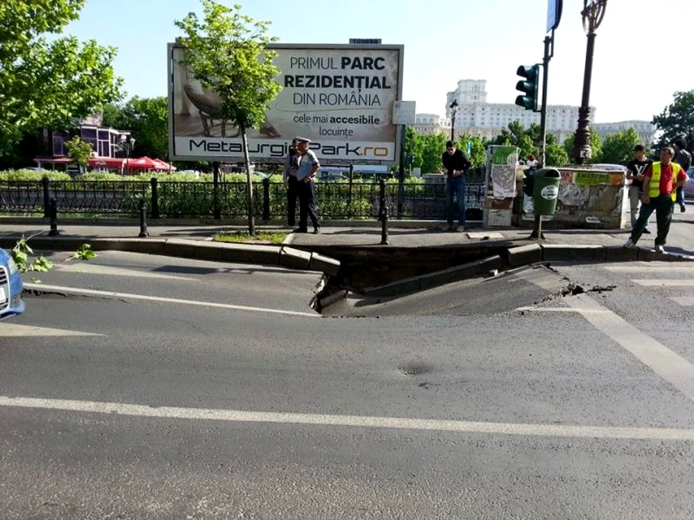 La faţa locului s-au deplasat mai mulţi poliţişti