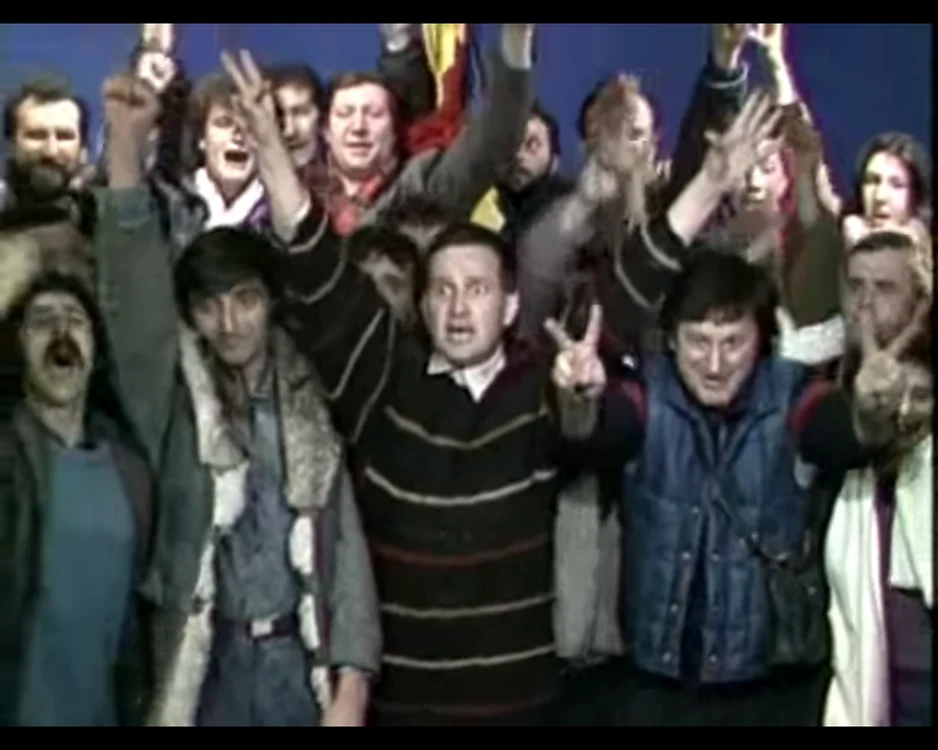 Mircea Dinescu și Ion Caramitru au fost primii care, la ora 12.47, din studioul 4 al TVR, au anunțat fuga lui Ceaușescu