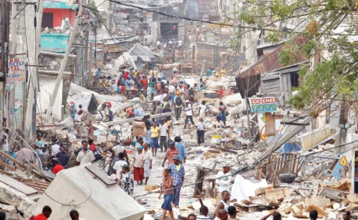 Clădirile din Port-au-Prince sunt culcate la pământ