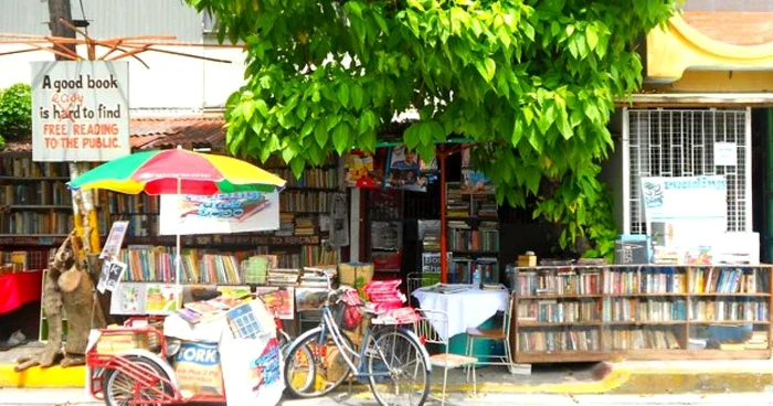 Biblioteca din faţa casei lui Guanlao Foto BBC