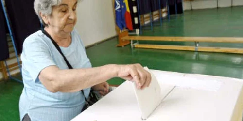 Românii, europenii care s-au săturat  de politică