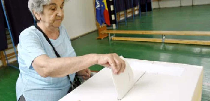 Românii, europenii care s-au săturat  de politică