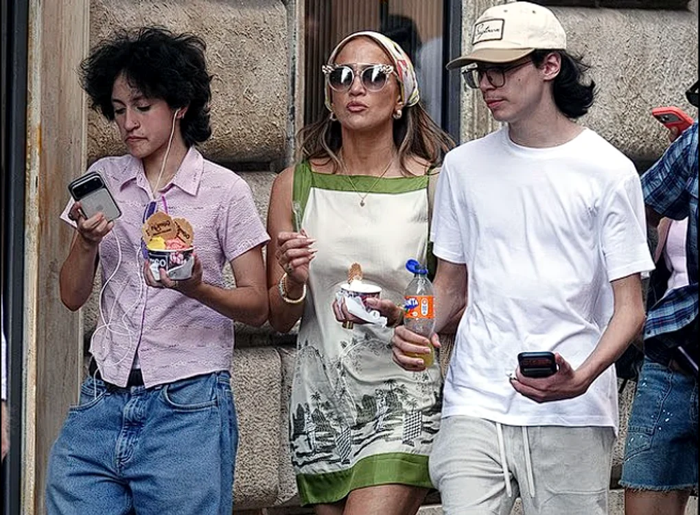 Jennifer Lopez a plecat cu copii în vacanță/sursă foto: social media