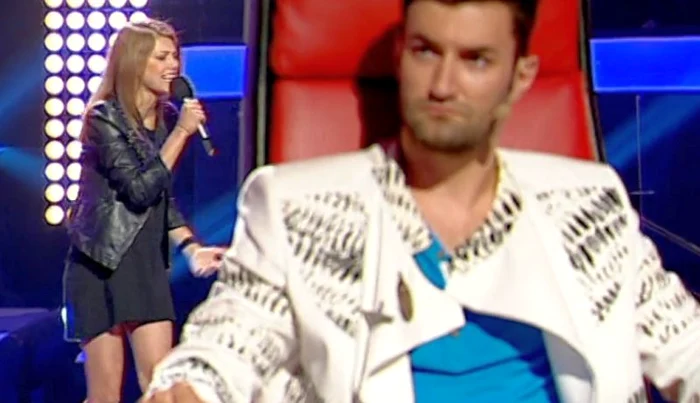 Loredana Ciubotaru (22 de ani) l-a cucerit pe Smiley La Vocea României. (captură Voyo.ro)