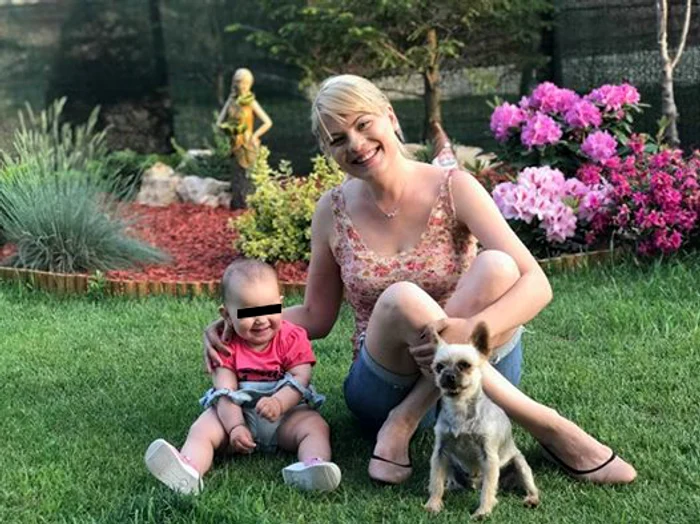 Jasmine este tare mândră de copila ei cu care petrece tot timpul