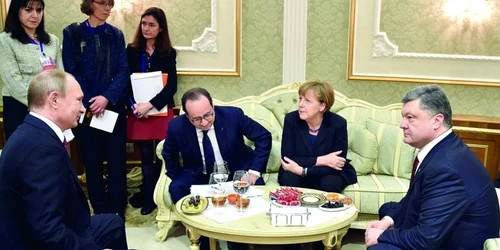 Vladimir Putin - Francois Hollande - Angela Merkel - Petro Porosenko FOTO AP 