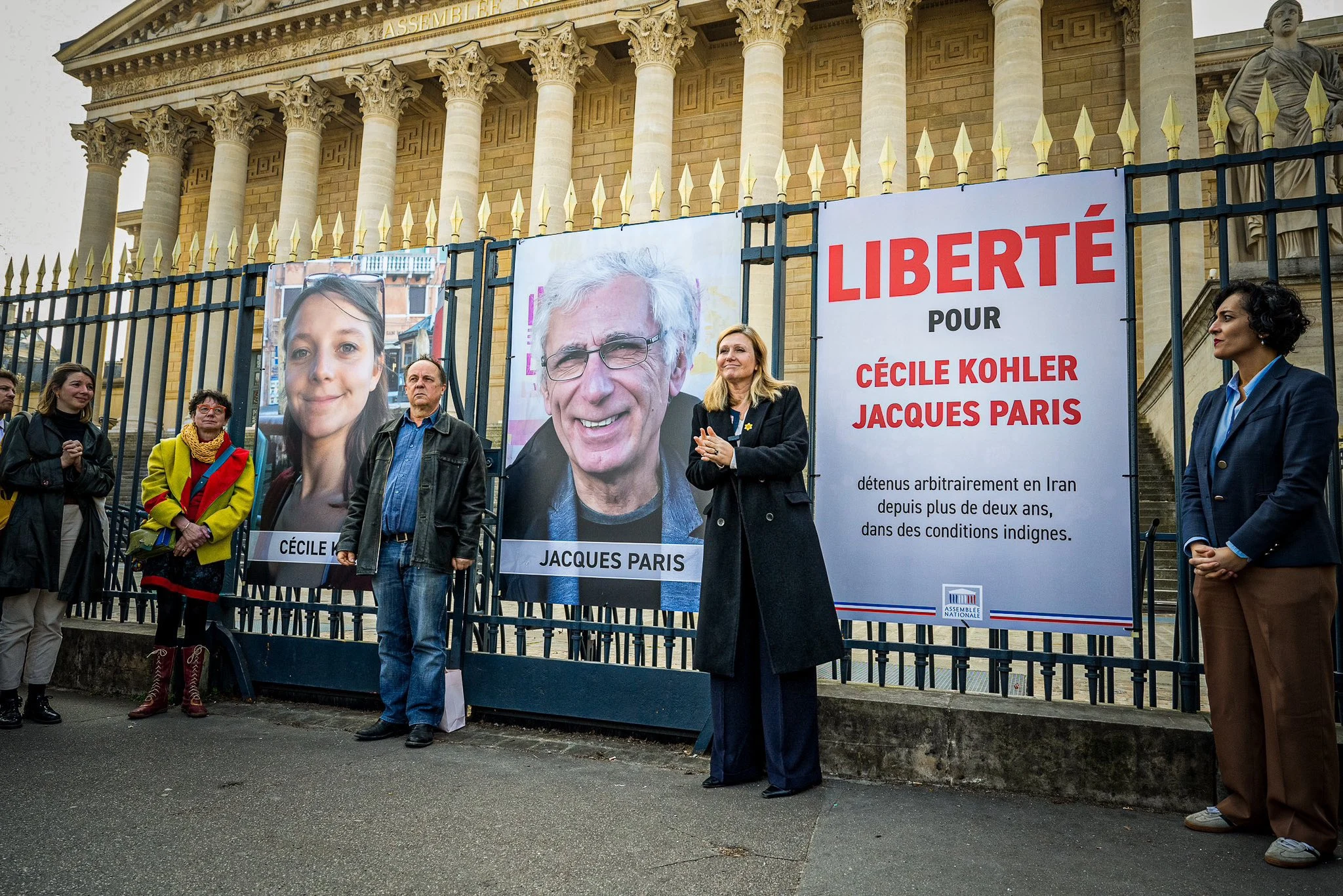 Macron anunță eliberarea a doi profesori francezi reținuți timp de trei ani în Iran: „Ce ușurare! Au ieșit din închisoarea Evin”