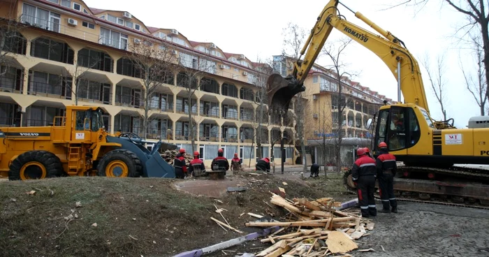 Începe demolarea hotelului „Histria“!