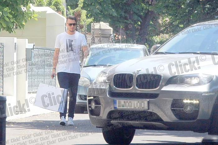 Luminiţa Olăroiu şi  fiul ei, Dani, au colindat  ieri magazinele