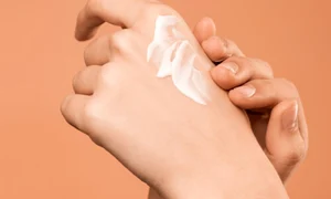 folosirea cremelor pentru maini uscate png