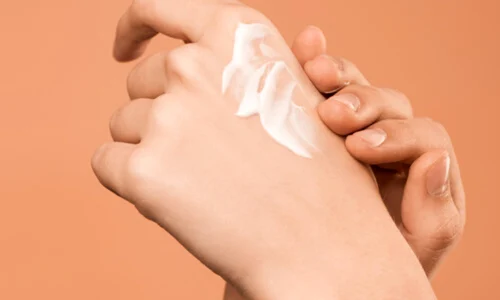 folosirea cremelor pentru maini uscate png
