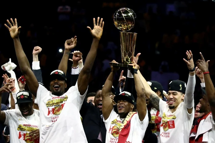 
    Toronto Raptors a câștigat în premieră trofeul NBAFoto: Guliver / GettyImages  
