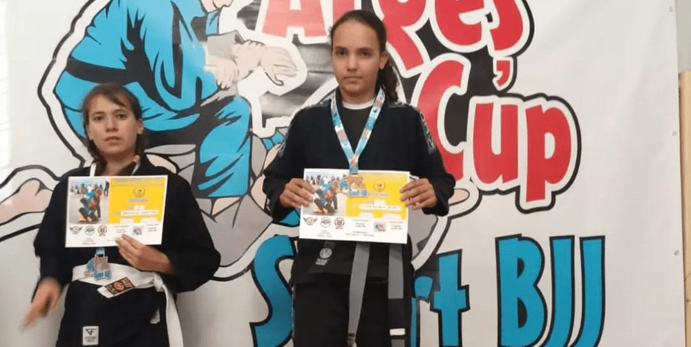Campioana națională de la sat. O fetiță de 12 ani face naveta 50 de kilometri ca să practice jiu-jitsu brazilian 