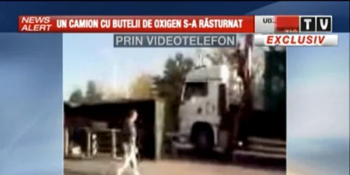 Echipele de intervenţie au ajuns la locul accidentului, viaţa oamenilor nu este în pericol (captură imagine RTV)
