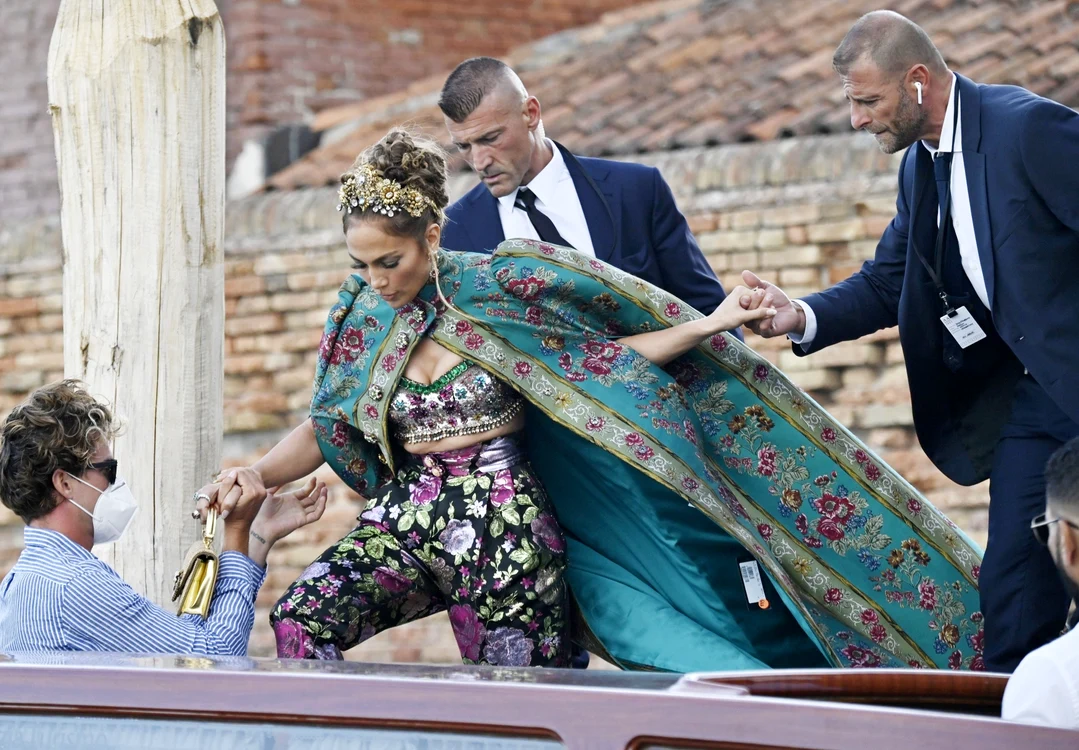 
    Vedeta, în vârstă de 52 de ani, a fost prezentă la un show de modă la Veneția   