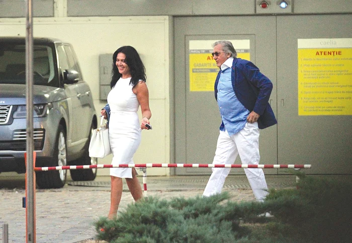 După o zi petrecută în cameră, Ilie și iubita au decis să iasă  de acolo. Meciul Viitorul-FCSB i-a urnit din dormitor