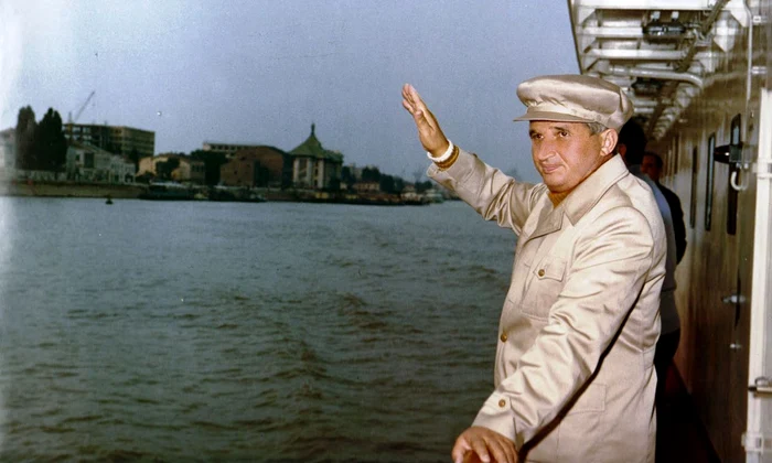 Nicolae Ceaușescu în vara anului 1976 (© „Fototeca online a comunismului românesc”, cota: -)
