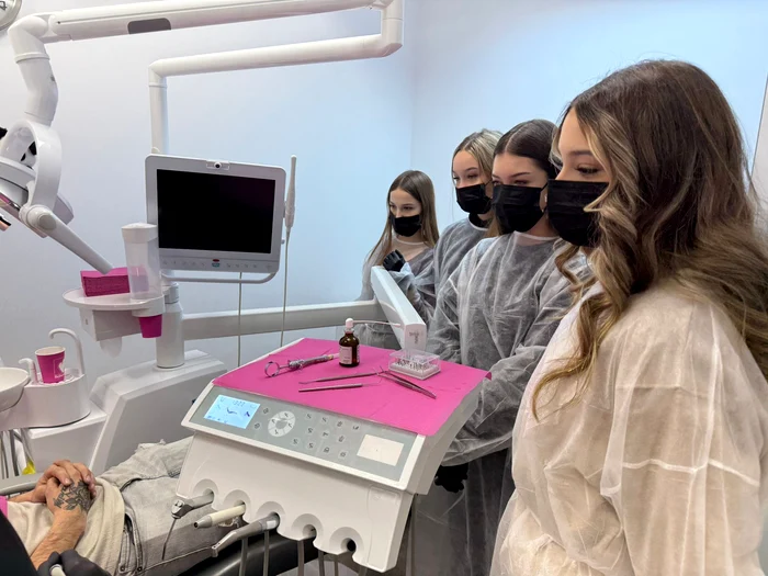 „Școala Altfel” explorând domeniile pe care le-ar putea alege după liceu FOTO: arhiva A. Dumitrescu