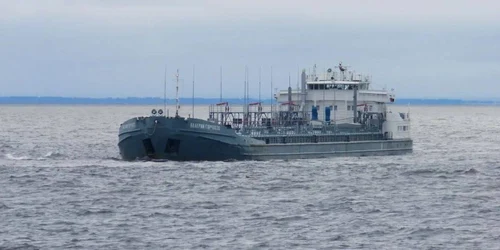 Petrolier rus lovit in port FOTO via x jfif