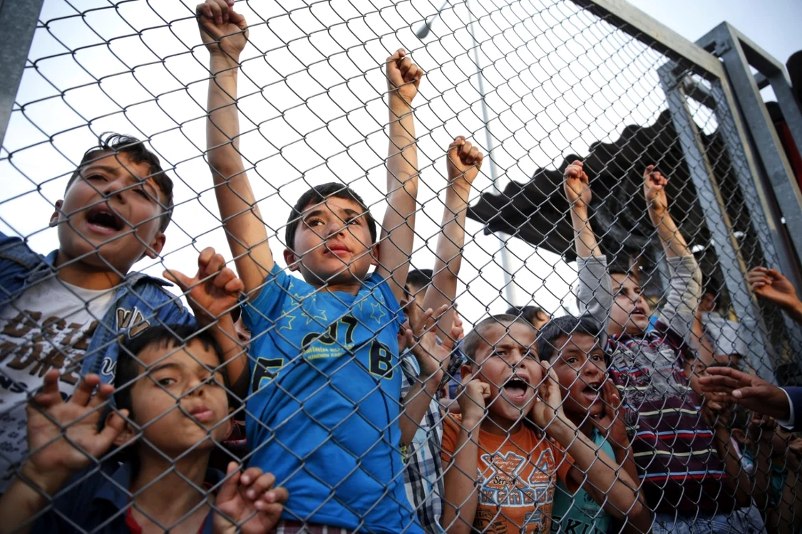 Programul vizează aproximativ 150 de familii de migranți. FOTO: AP