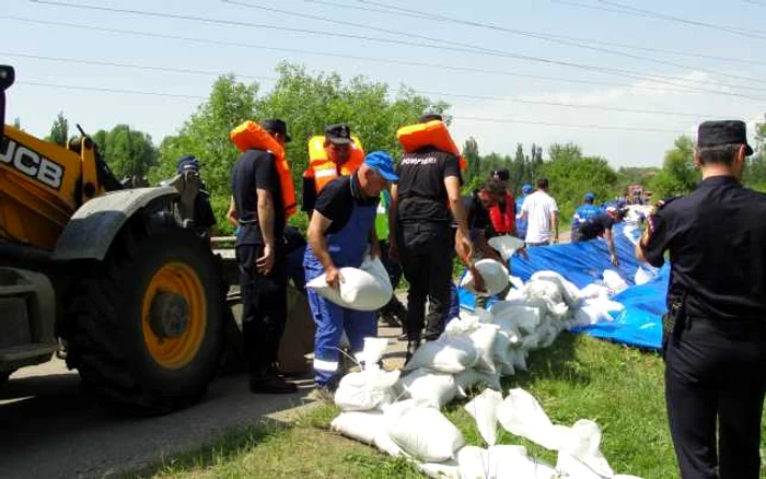 Imagine din timpul exerciţiului FOTO ISU Drobeta