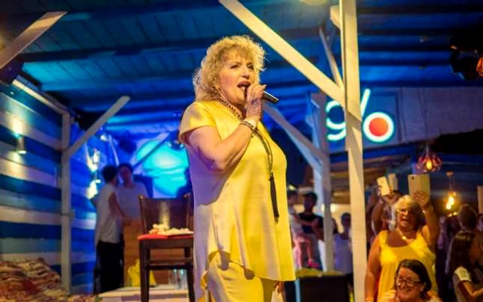 Corina Chiriac a susţinut un recital in staţiunea Vama Veche FOTO Dincolo