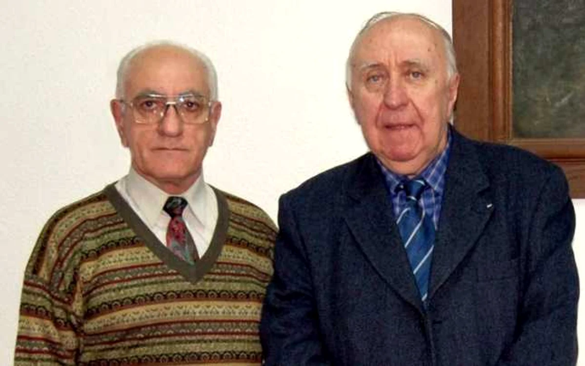 Publicistul Ion Măldărescu alături de istoricul Gheorghe Buzatu, cu care împărtăşeşte credinţa în principiul roman: "să trăieşti cinstit, să nu dăunezi altuia, să dai fiecăruia ceea ce i se cuvine!"