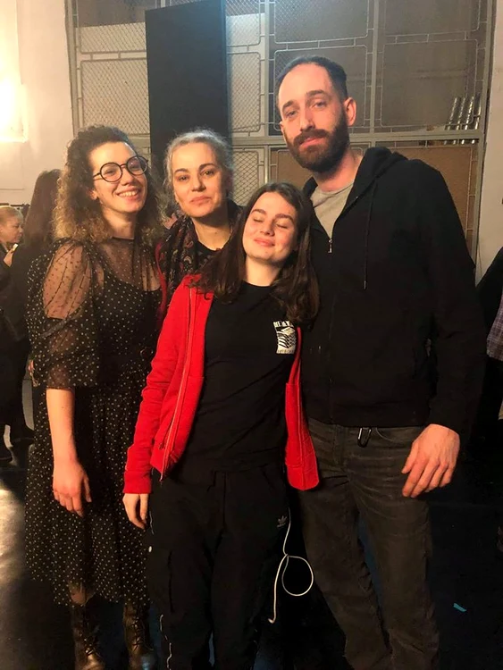 Maia, cu cei trei copii: Tudor, Cabria şi Isadora