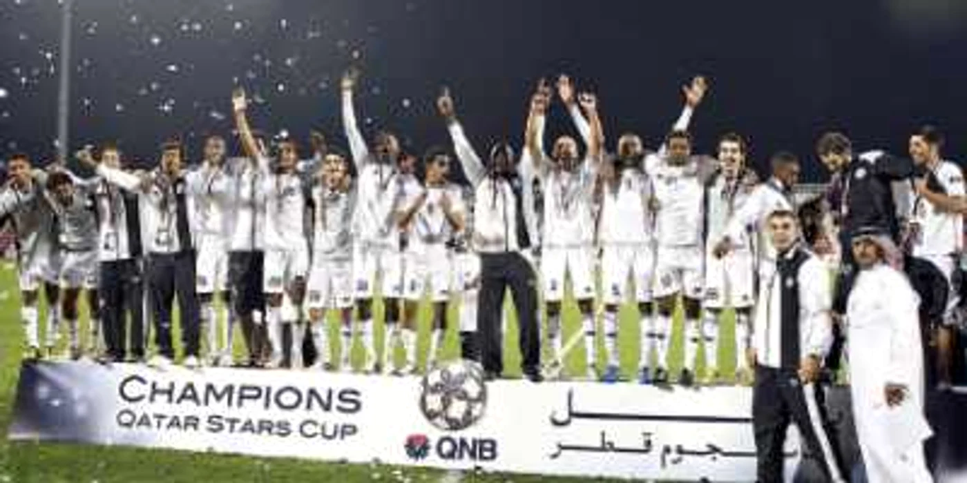 Olăroiu (dreapta) a cucerit Cupa „Stelelor Qatarului“ cu Al-Sadd Doha