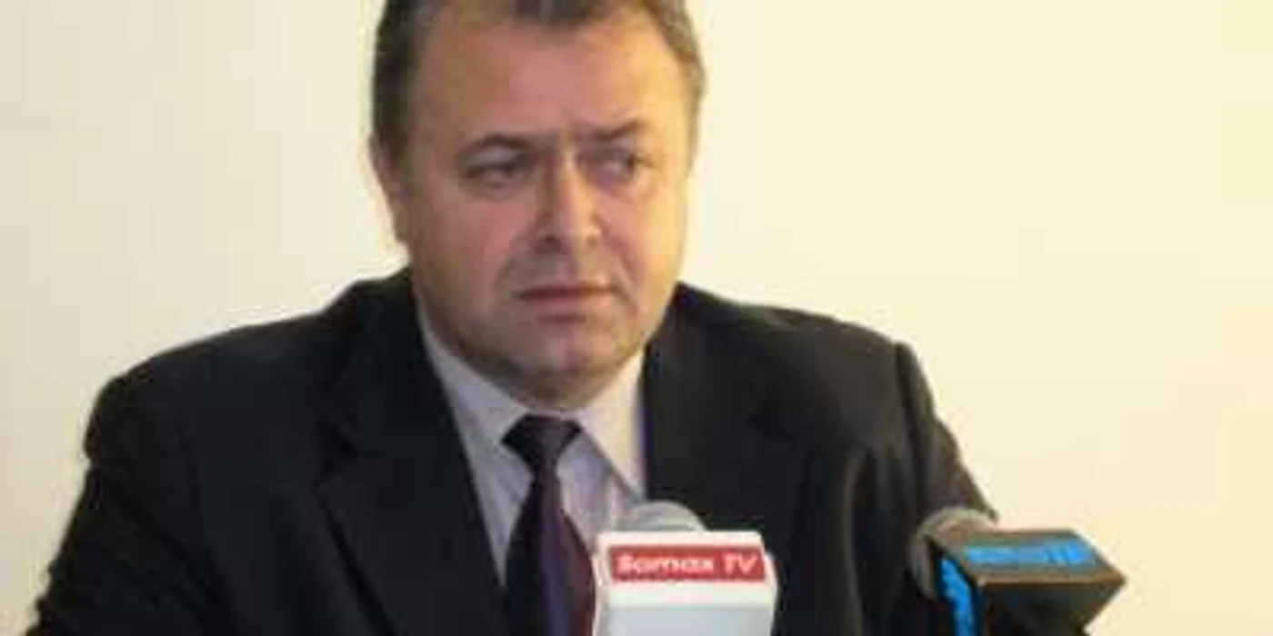 Botoşani: Locuinţa primarului Cătălin Flutur a fost spartă de hoţi