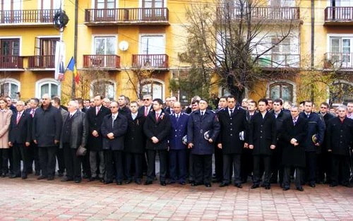 Autorităţile locale prezente la manifestare