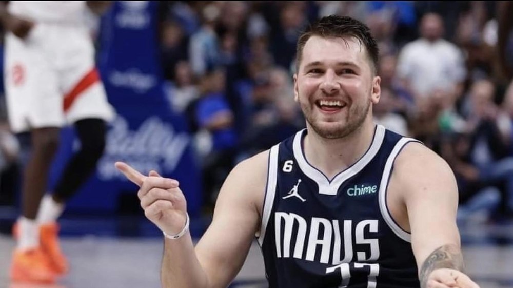 Reacția lui Luka Doncic, după ce un jurnalist a dat play din greșeală unui film porno în timpul conferinței de presă VIDEO