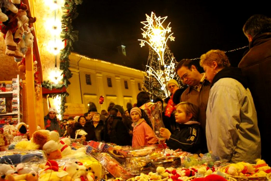 Sibiu: Deshiderea târgului a adunat mii de sibieni in Piata Mare