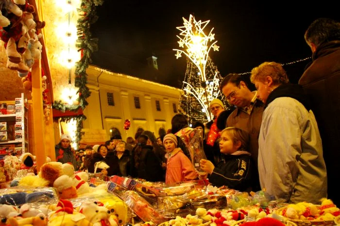 Sibiu: Deshiderea târgului a adunat mii de sibieni in Piata Mare