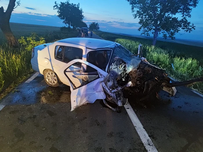 Doi tineri grav răniți într-un accident în județul Galați FOTO: IPJ Galați