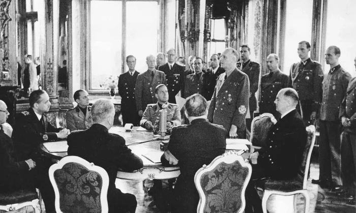 30 august 1940, semnarea odiosului act: „(   ) mișelește, prin fraudă și surprindere, a fost vremelnic ucisă România Mare” jpeg