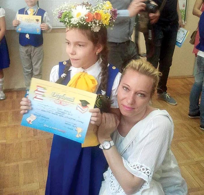 Amalia, de 7 ani, a luat premiu cu cununiţă