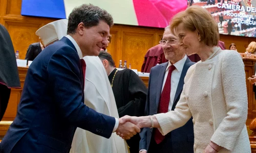 Majestatea Sa Margareta și Emil Constantinescu la ceremonia de învestire a lui Nicușor Dan ca președinte al României   FOTO Daniel Angelescu, Casa Majestății Sale (1) jpg
