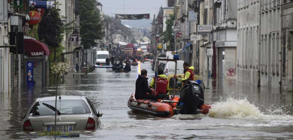 Atenționare de călătorie pentru românii care intenționează să viziteze Franța. Coduri roșu și portocaliu de inundații