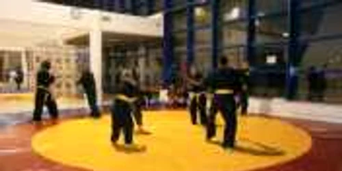  Antrenamentele sunt riguroase şi sportivii trebuie să fie pregătiţi permanent