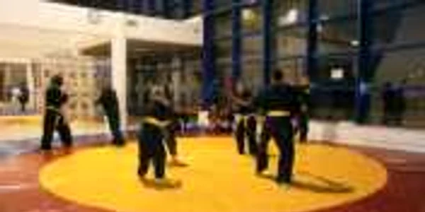  Antrenamentele sunt riguroase şi sportivii trebuie să fie pregătiţi permanent