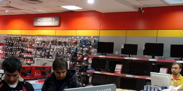 Bucureştenii au preferat  să viziteze magazinele fizice ale retailerilor de electrocasnice
