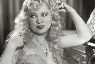 mae west foto britannica jpg