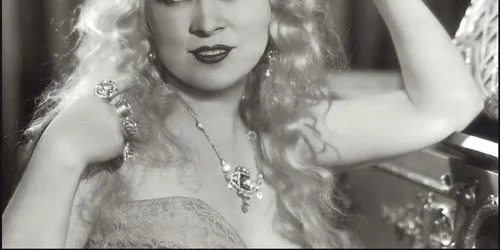 mae west foto britannica jpg