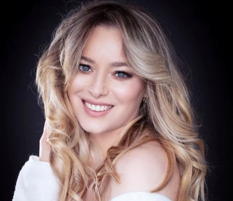 1 laura cosoi main jpg jpeg