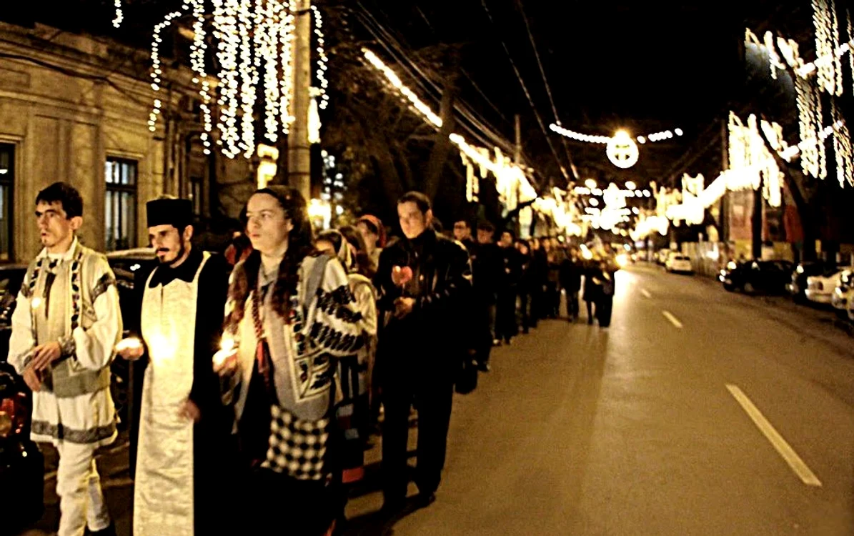 Aşa arăta strada Domnească anul trecut. Acum e beznă
